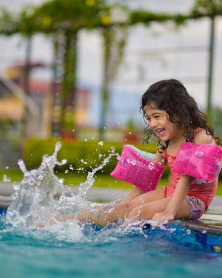A Parent's Guide to Picking the Right Swimming Lesson Program for Kids