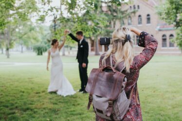 Choosing the Right Wedding Photographer