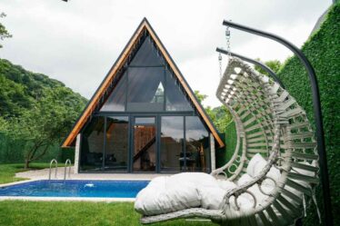 Your Perfect Backyard Pool Oasis