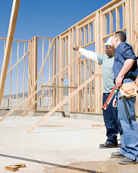 custom home builders' crucial roles